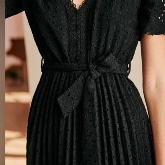 SOLD! NWT - ISIDORA dress by Sezane size 6 - Picture 2 of 7